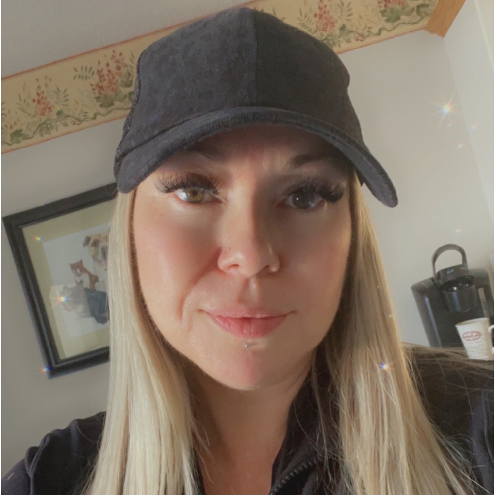 Meet your Posher, Lisa
